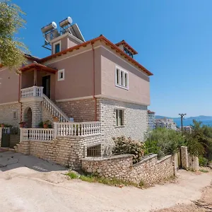 Luxor Appartamento Sarandë